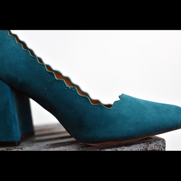 Qupid Scalloped Teal Chunky Suede Pointy Pumps - Picture 4 of 5